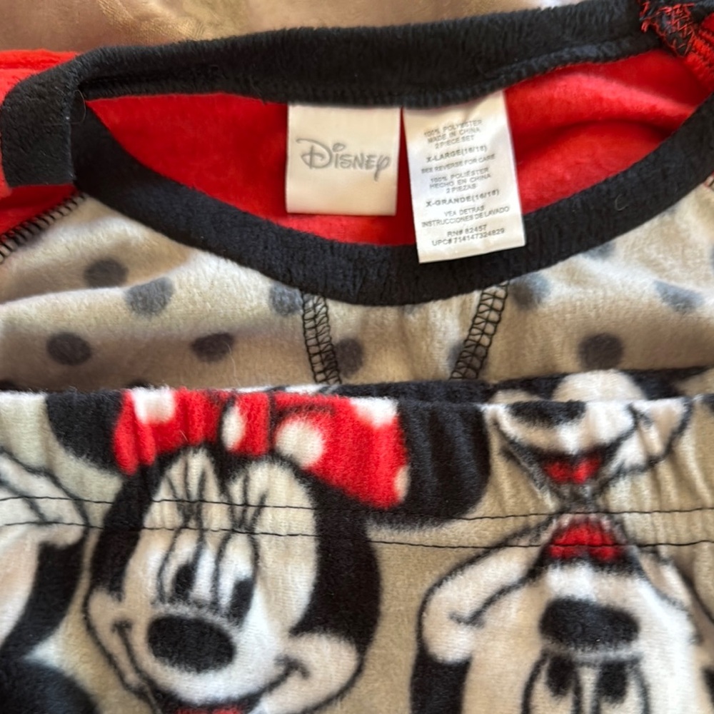 Disney Minnie Mouse Fleece Set - Red, Black, and Gray
